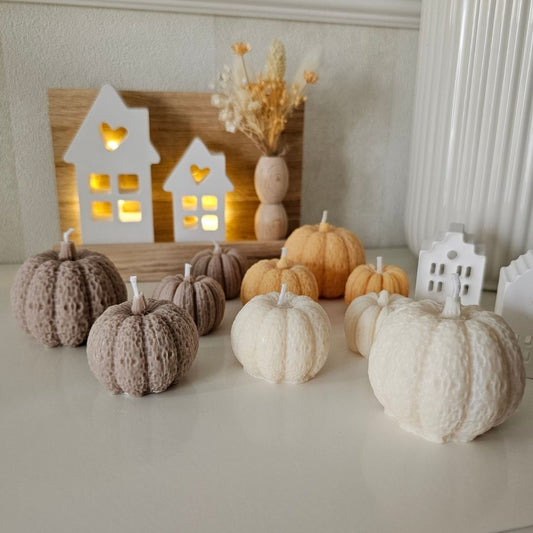 Kürbiskerze Herbst | Handgemachte Deko-Kerze aus Rapswachs