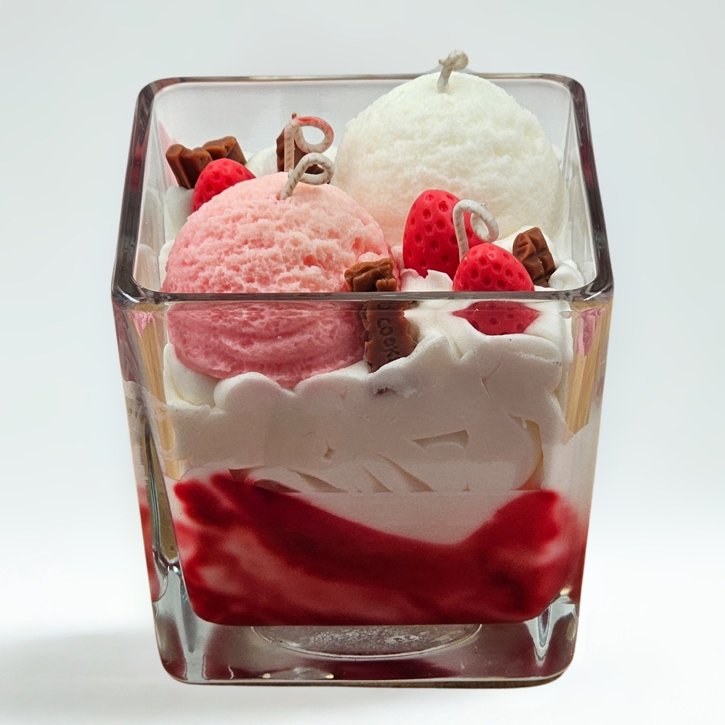 Eis-Dessertkerze mit Erdbeereen