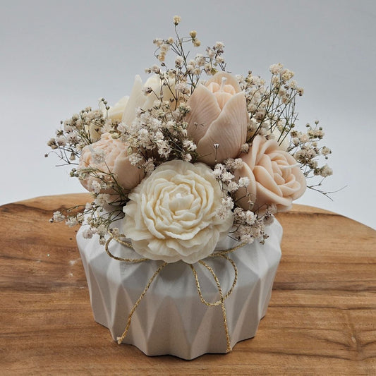 Kerzenblumen Creme-Weiß in Keraflott-Vase – Rosenbouquet aus Rapswachs
