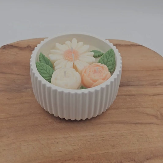 Blumen Kerze im Keraflott-Schälchen