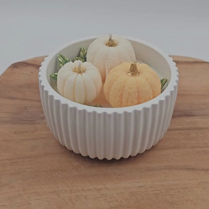 Kürbis-Kerze im Keraflott-Schälchen